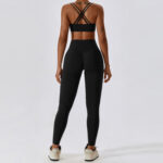 Fashionable Breathable Quick-drying Yoga Suit Women - Image 3