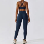 Fashionable Breathable Quick-drying Yoga Suit Women - Image 4